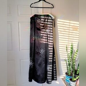 Elegant Black Strapless Dress with White Embroidery Size 16 Vintage